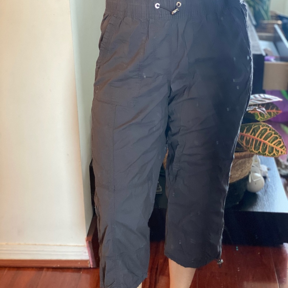 NWOT CK Cropped Cargo Pants xs